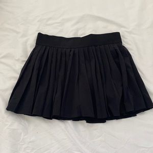 aritzia tna pleated tennis skirt